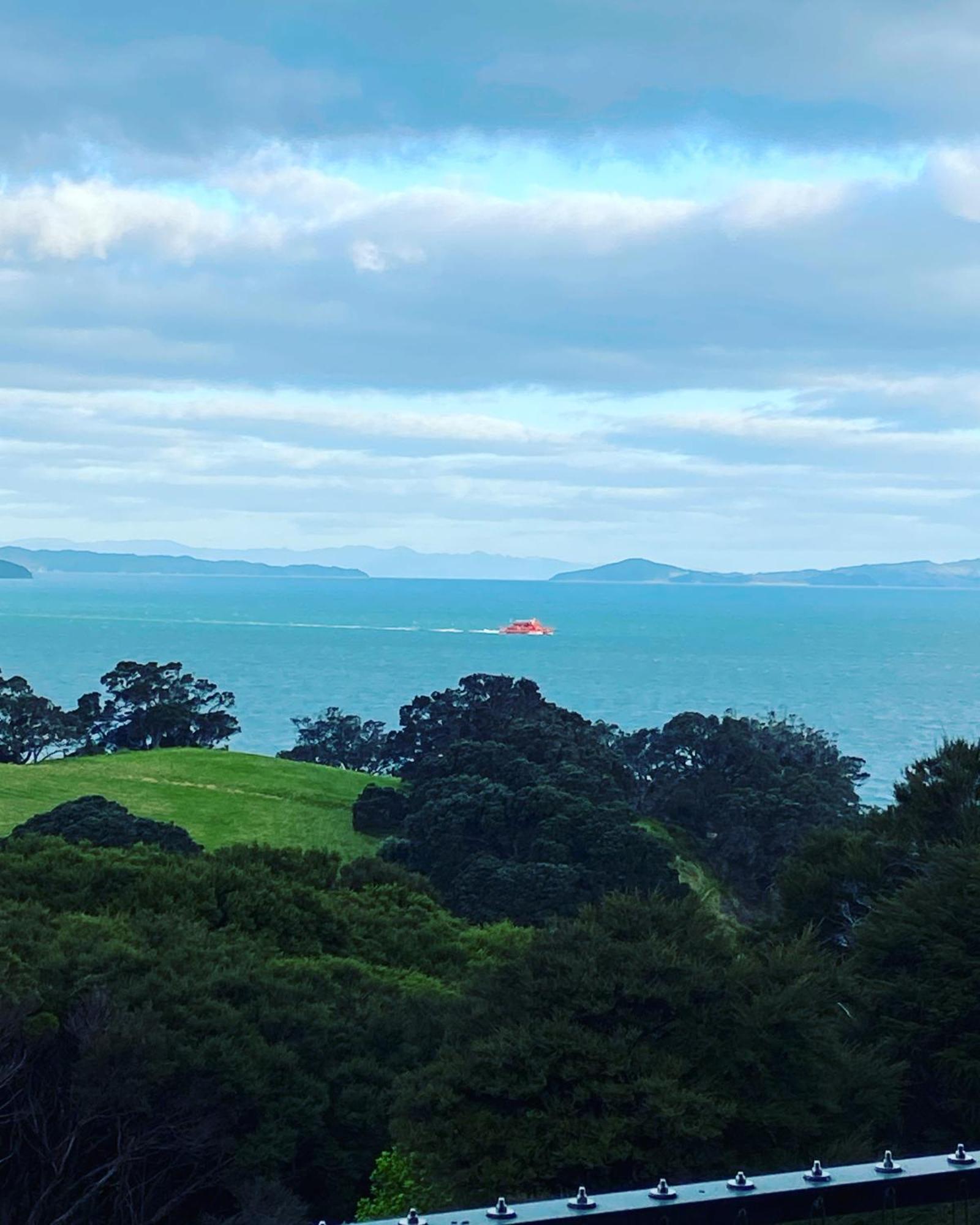 Hotel La Bodega Waiheke Island Surfdale Exterior foto