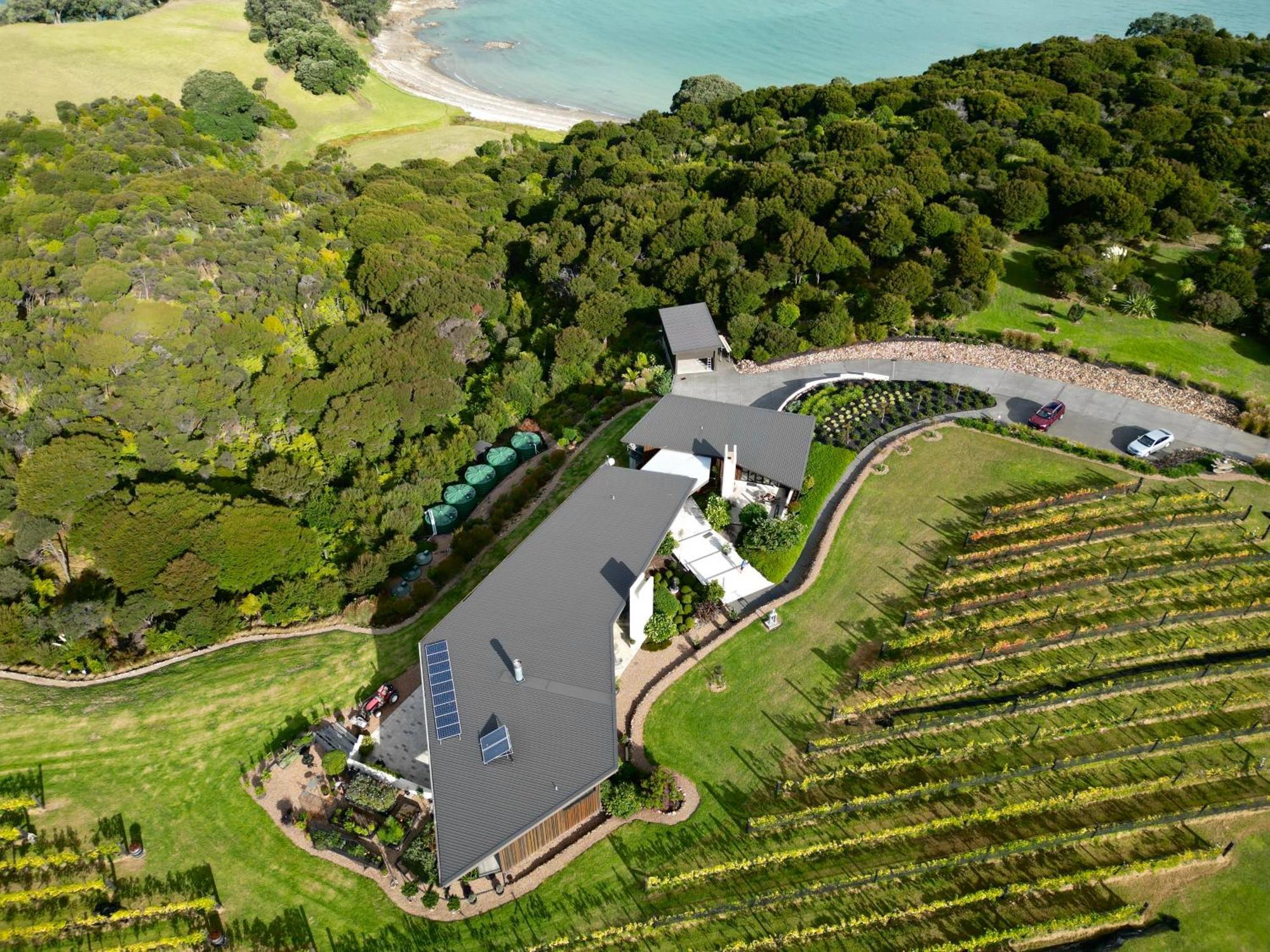 Hotel La Bodega Waiheke Island Surfdale Exterior foto