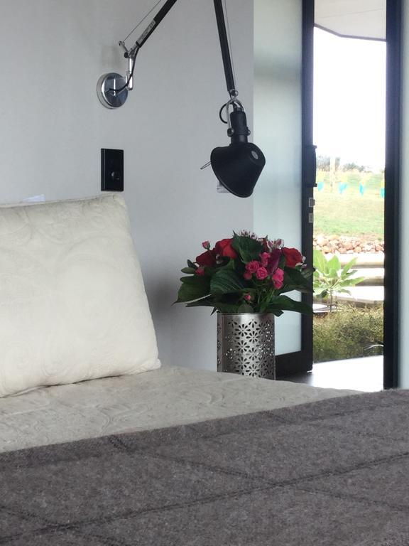 Hotel La Bodega Waiheke Island Surfdale Exterior foto