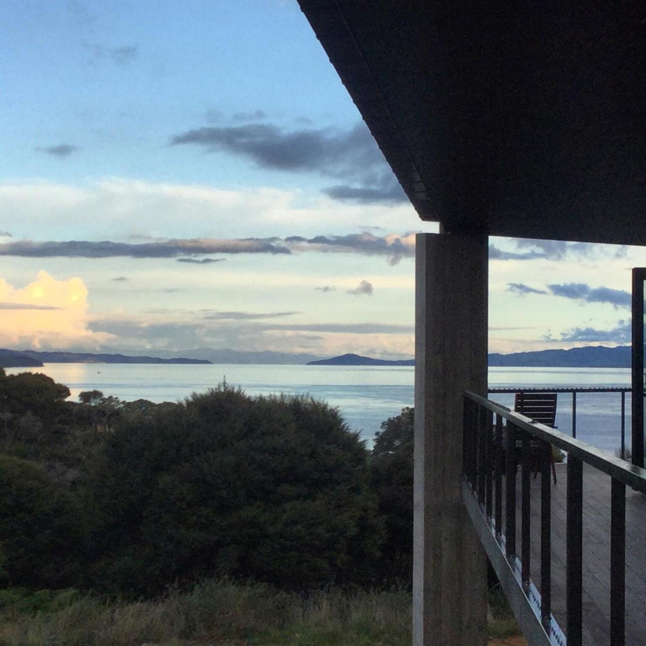 Hotel La Bodega Waiheke Island Surfdale Exterior foto